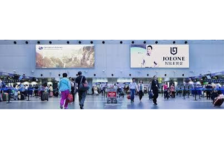Who Should Advertise at Airports