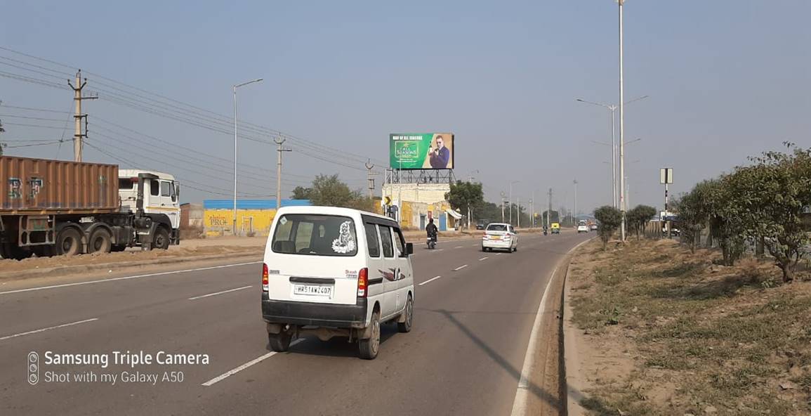 Outdoor Advertising image