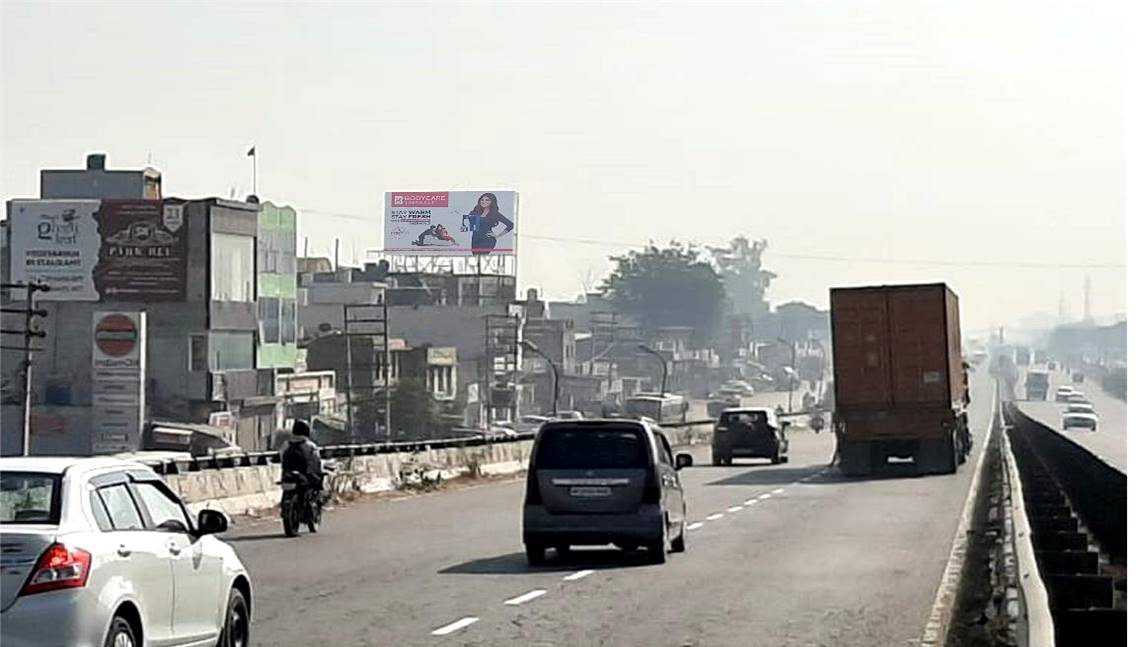 Outdoor Advertising image