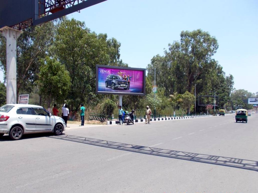 Outdoor Advertising image