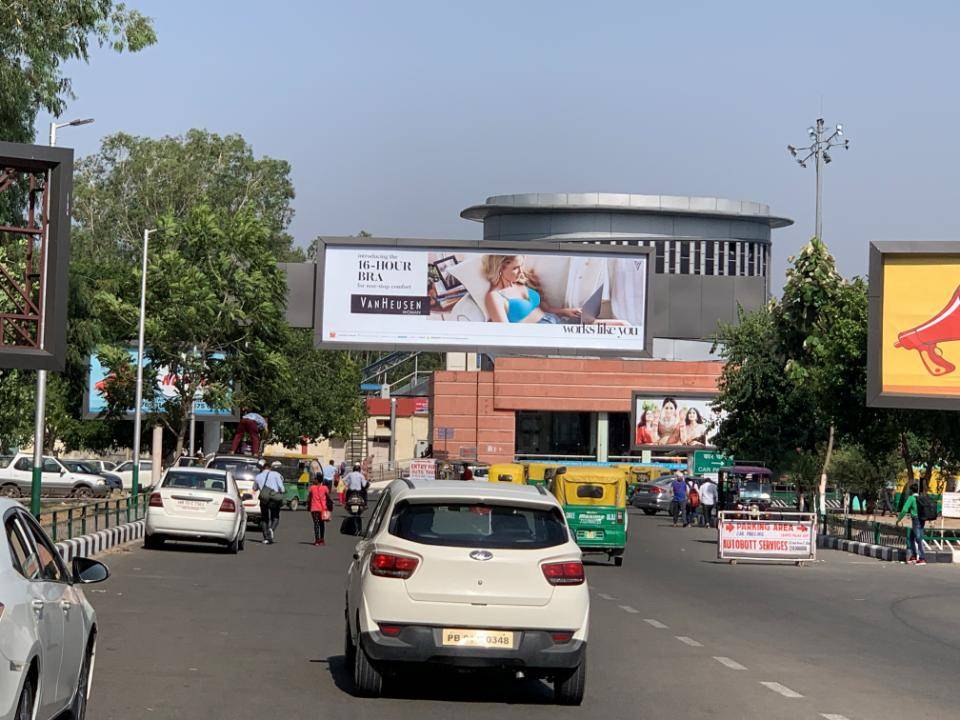 Outdoor Advertising image
