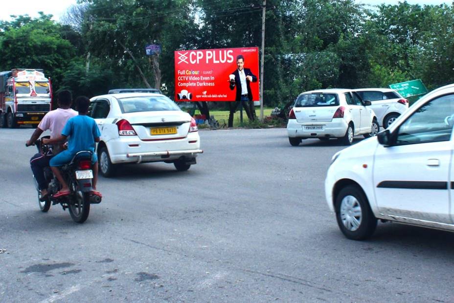 Outdoor Advertising image