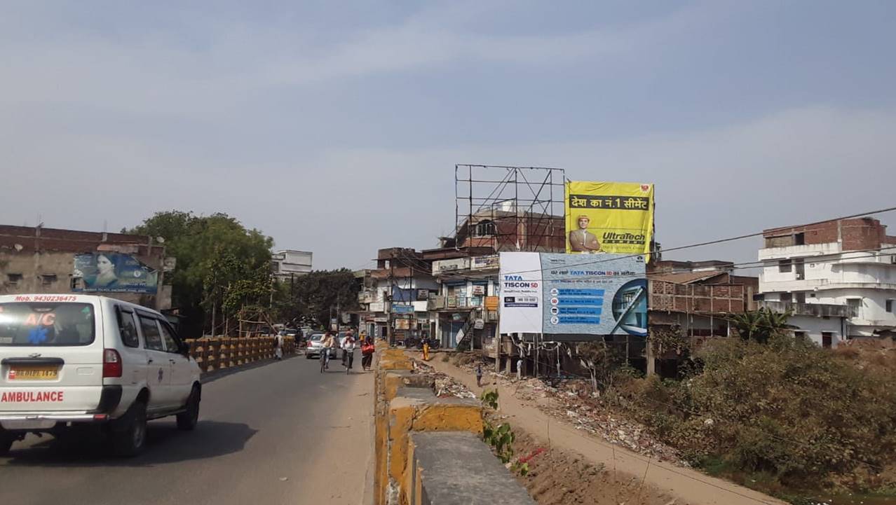 Outdoor Advertising image