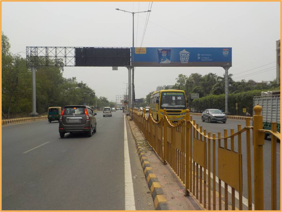 Outdoor Advertising image