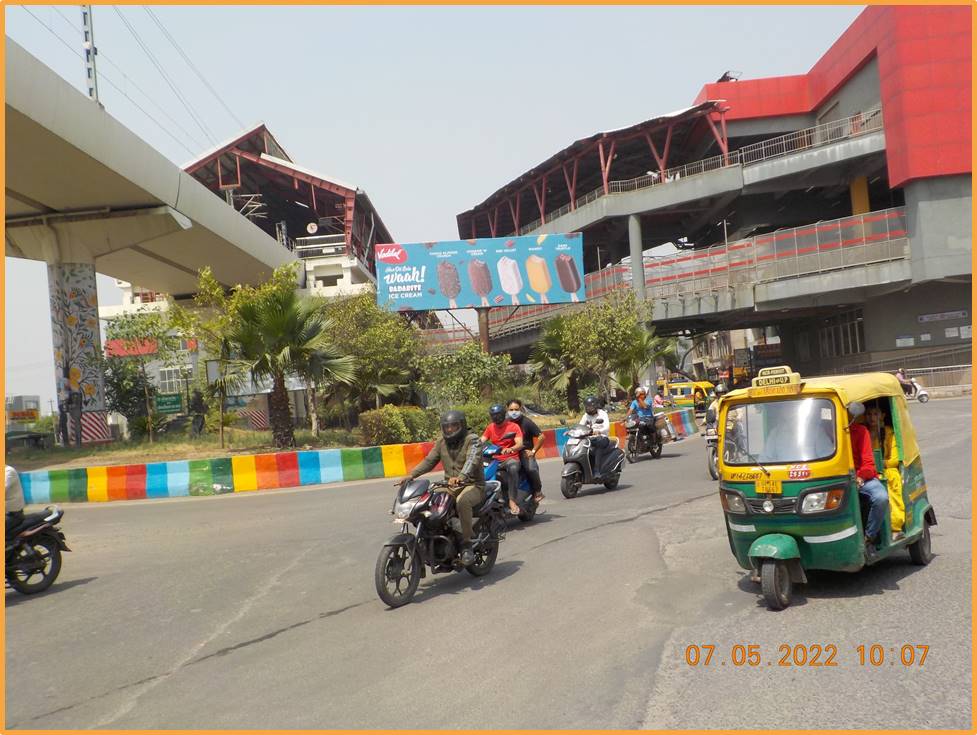 Outdoor Advertising image