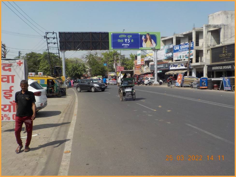 Outdoor Advertising image