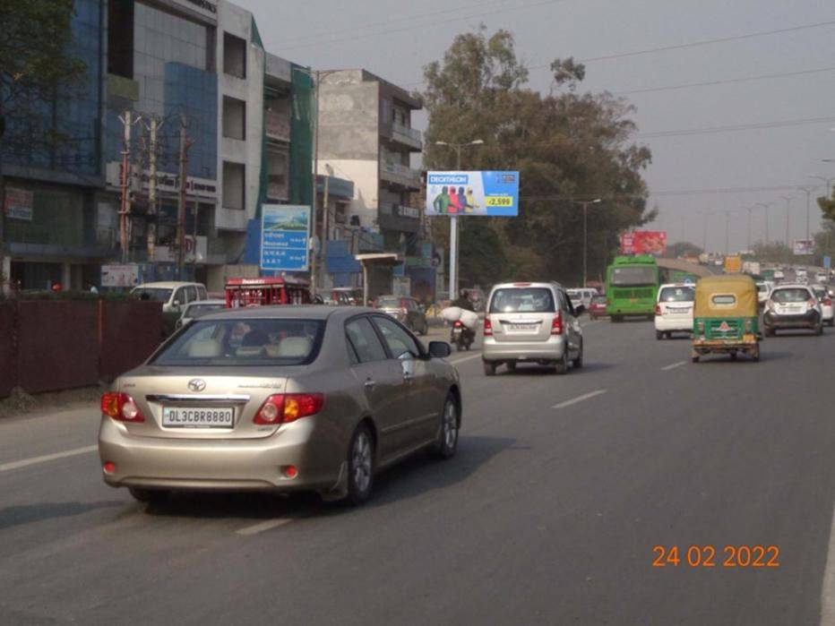 Outdoor Advertising image
