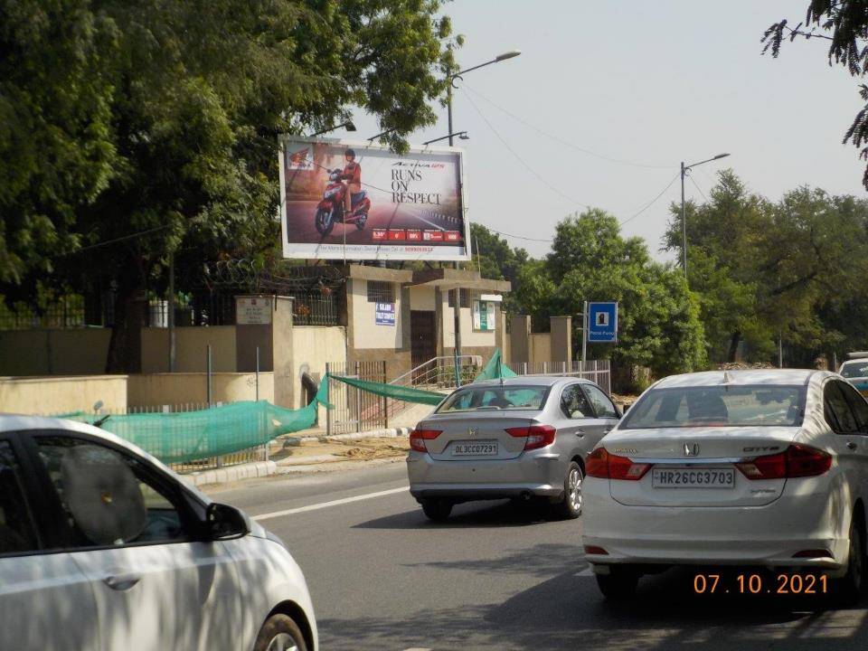 Outdoor Advertising image