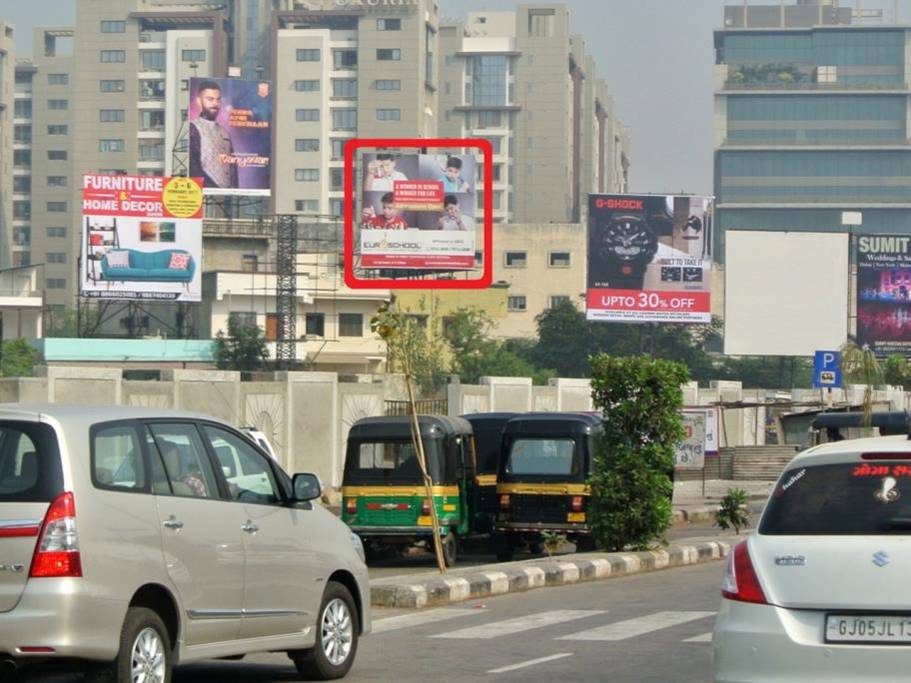 Outdoor Advertising image