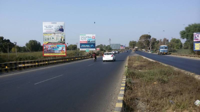 Outdoor Advertising image