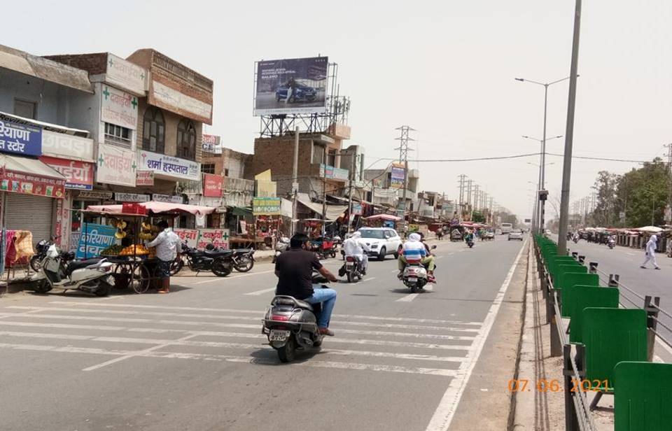 Outdoor Advertising image