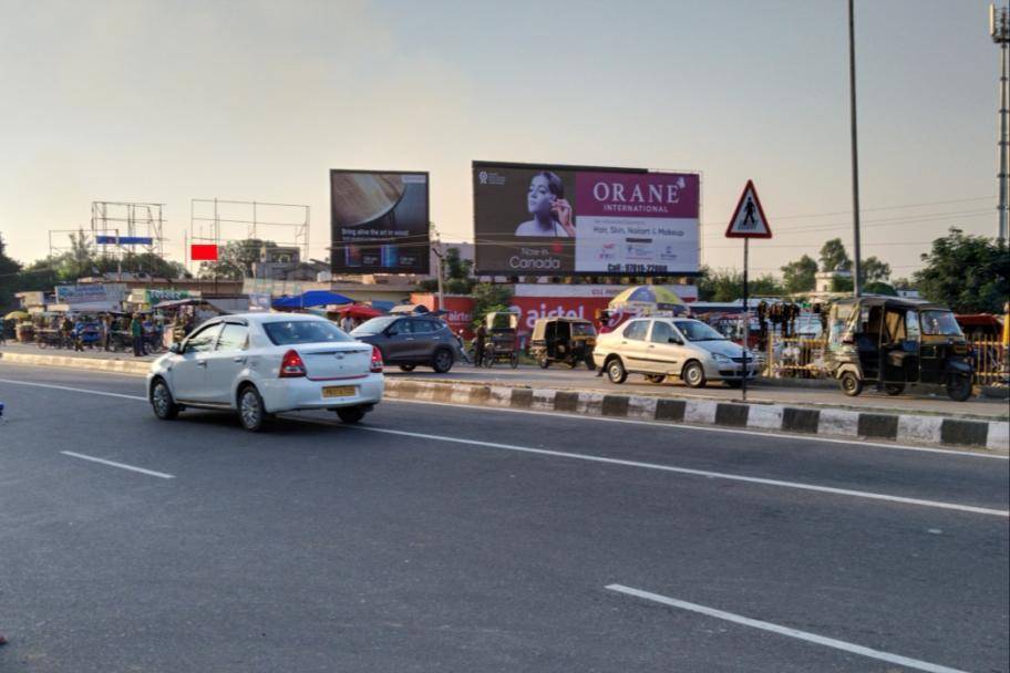 Outdoor Advertising image