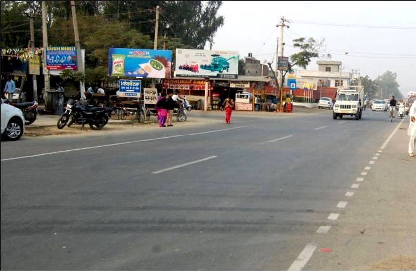 Outdoor Advertising image