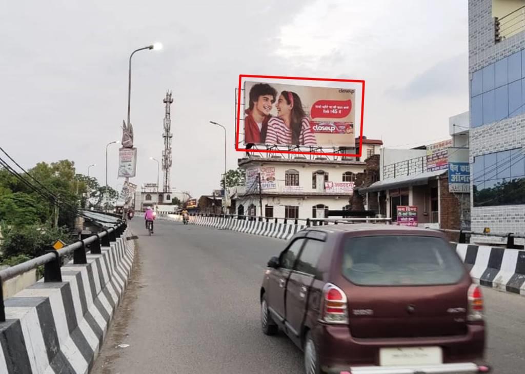 Outdoor Advertising image