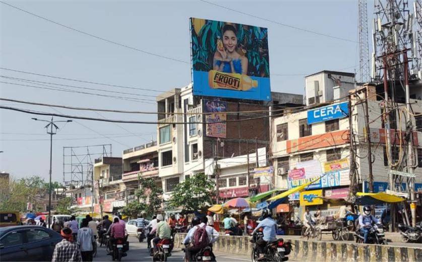 Outdoor Advertising image