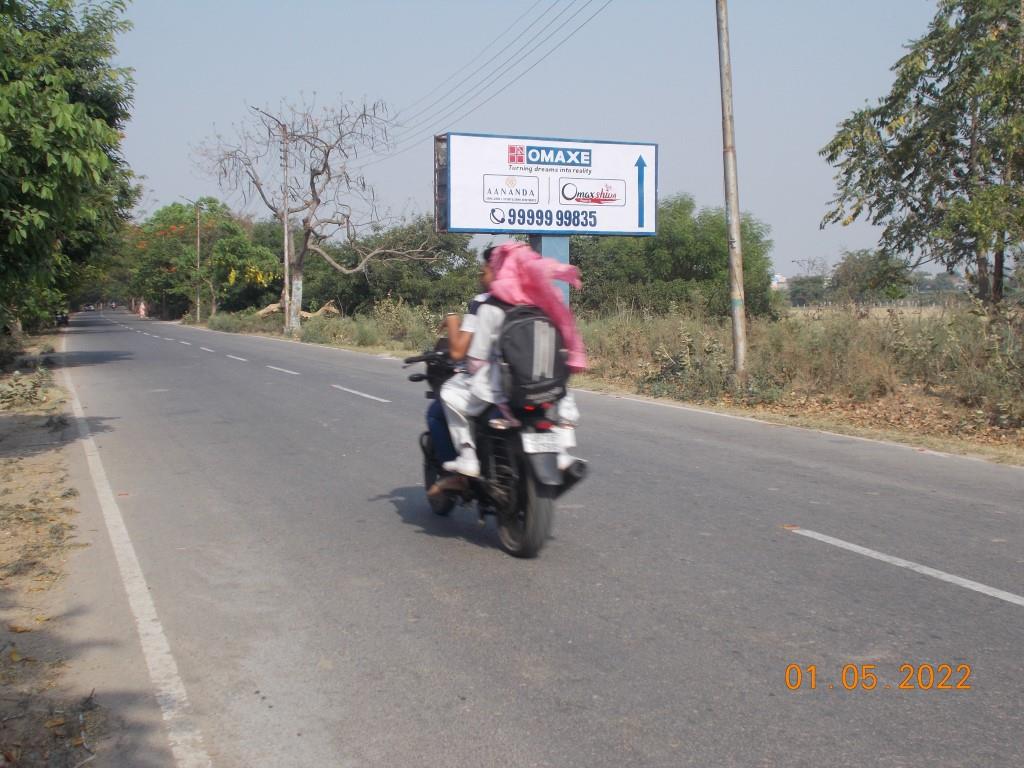 Outdoor Advertising image