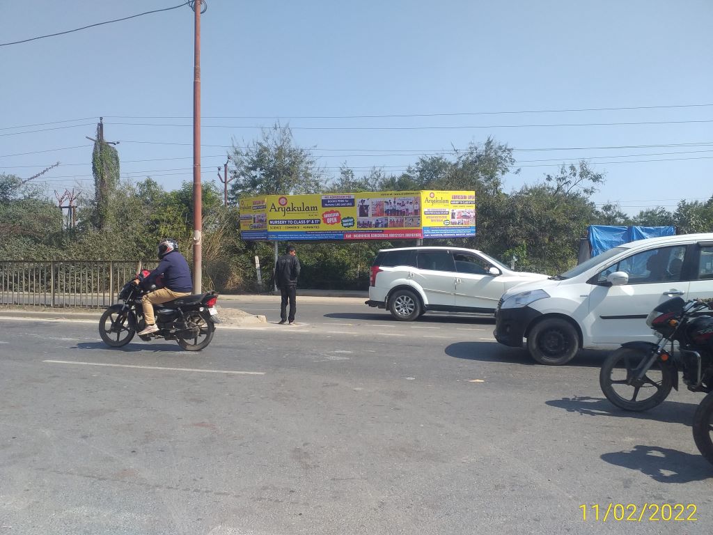 Outdoor Advertising image