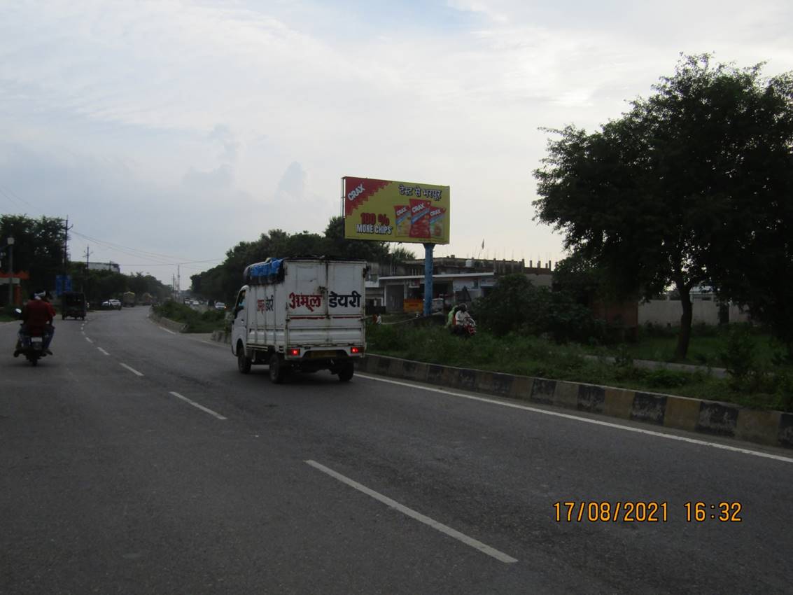 Outdoor Advertising image