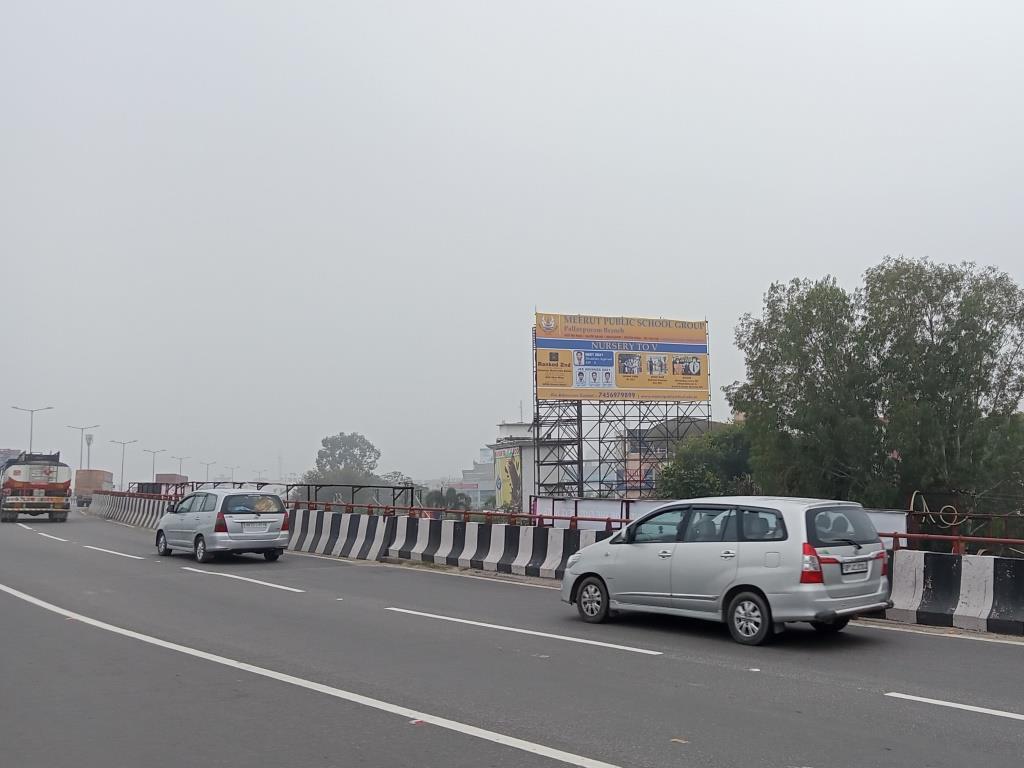 Outdoor Advertising image