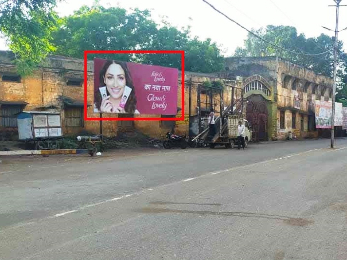 Outdoor Advertising image