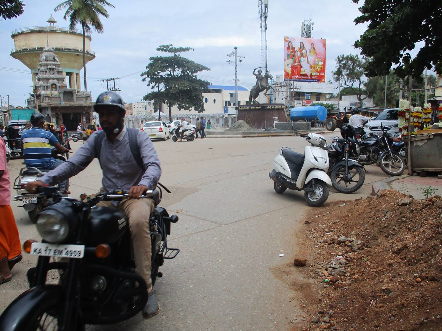 Billboard - Rto Circle, Davangere, Karnataka Billboard - Rto Circle, Davangere, Karnataka