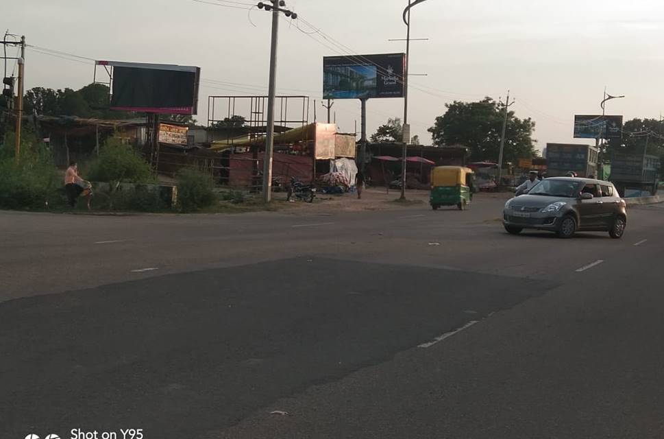 Unipole - Bhoot Garh, Mullan Pur, Punjab Unipole - Bhoot Garh, Mullan Pur, Punjab