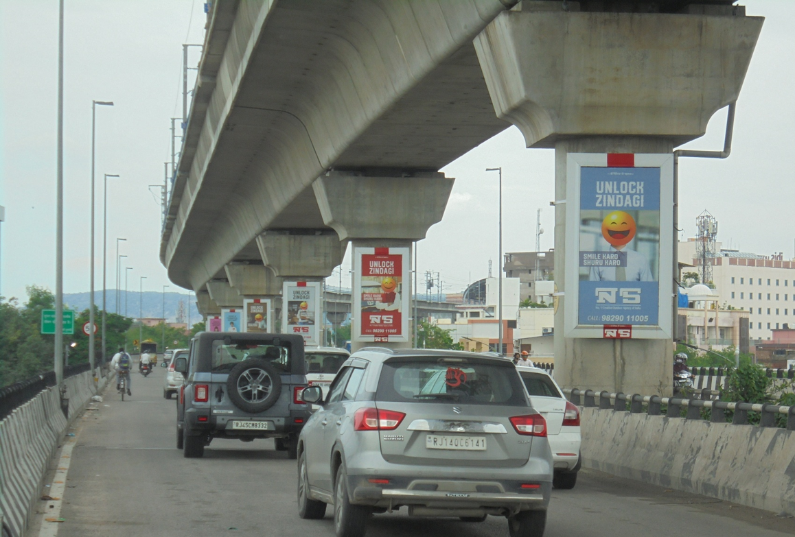 Elevated Pillars - Atish Market, Jaipur, Rajasthan Elevated Pillars - Atish Market, Jaipur, Rajasthan