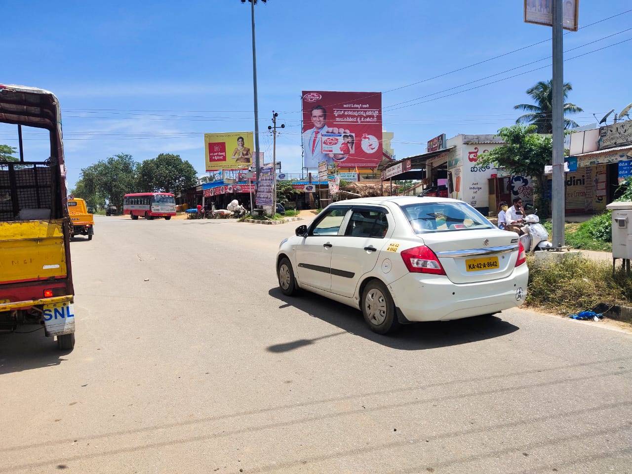 Billboard - Hosapete Circle, Magadi, Karnataka Billboard - Hosapete Circle, Magadi, Karnataka