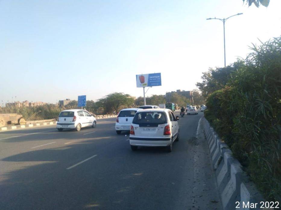 Unipole Opp. Majlish Park Metro Stzn North Delhi Delhi (NCR) Unipole Opp. Majlish Park Metro Stzn North Delhi Delhi (NCR)