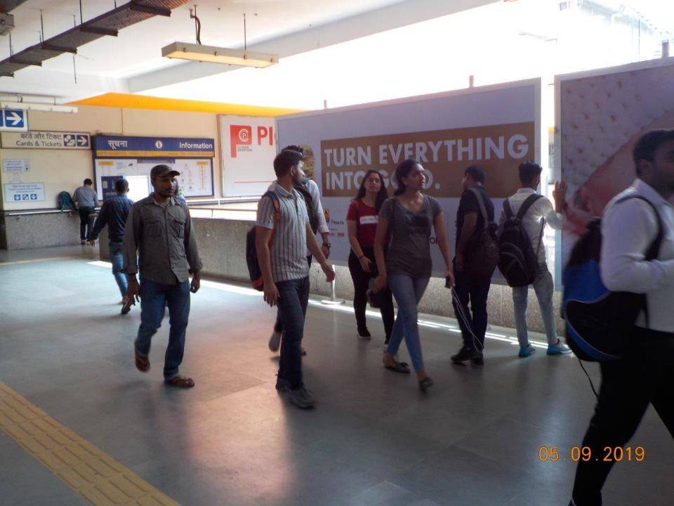 Metro Inside Signage Concourse Sikander Pur Gurgaon Delhi (NCR) Metro Inside Signage Concourse Sikander Pur Gurgaon Delhi (NCR)