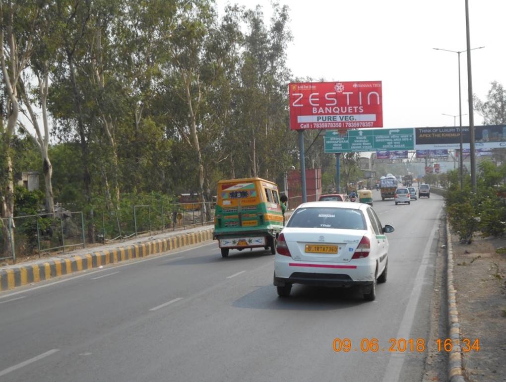 Unipole Mohan Nagar Flyover Ghaziabad Delhi (NCR) Unipole Mohan Nagar Flyover Ghaziabad Delhi (NCR)