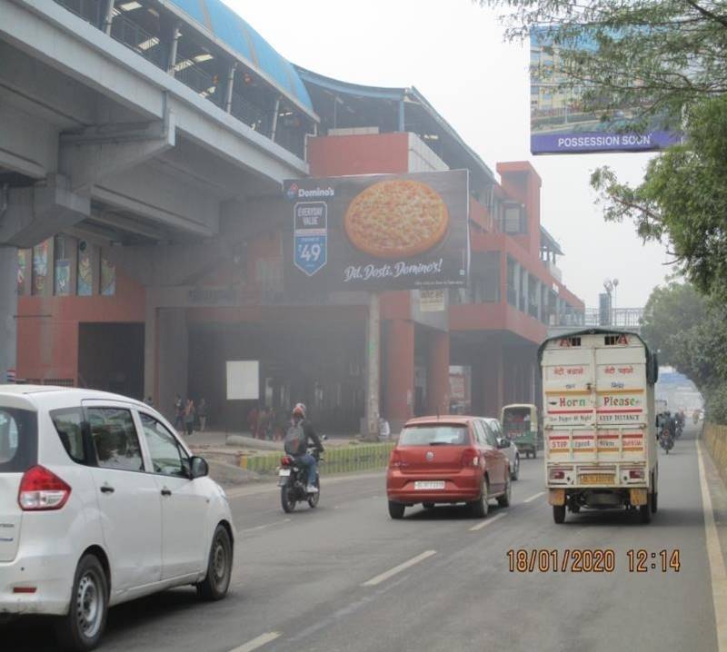 Unipole Outside Kaushambi Metro Station -1 Ghaziabad Delhi (NCR) Unipole Outside Kaushambi Metro Station -1 Ghaziabad Delhi (NCR)