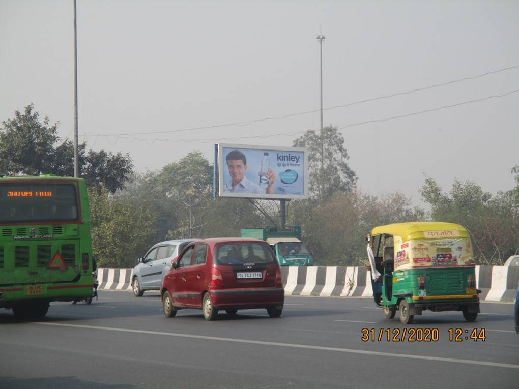 Unipole Ito / Cp Towards Laxmi Nagar / Preet Vihar East Delhi Delhi (NCR)