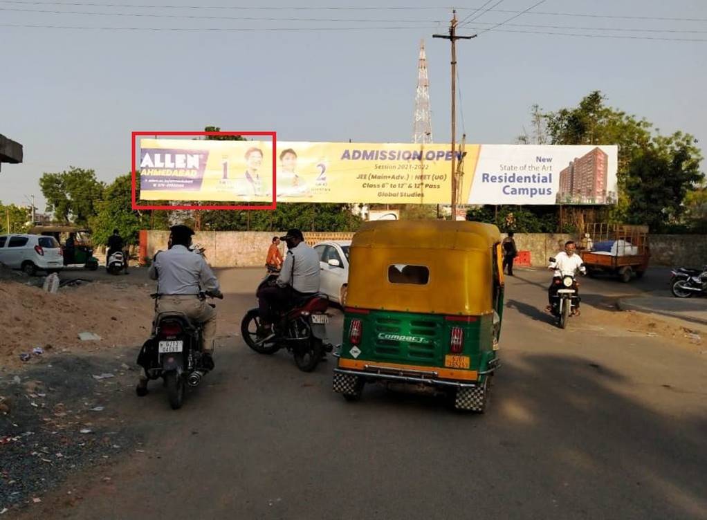 Billboard - Fuwara Circle, Surendranagar, Gujarat Billboard - Fuwara Circle, Surendranagar, Gujarat