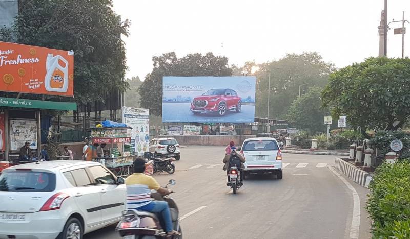Billboard - Kirti Stambh Junction, Vadodara, Gujarat Billboard - Kirti Stambh Junction, Vadodara, Gujarat