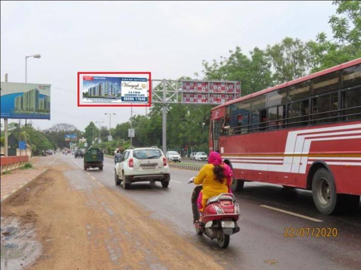 Cantilever Unipole - L&T Circle to Fatehgunj Flyover, Vadodara, Gujarat Cantilever Unipole - L&T Circle to Fatehgunj Flyover, Vadodara, Gujarat
