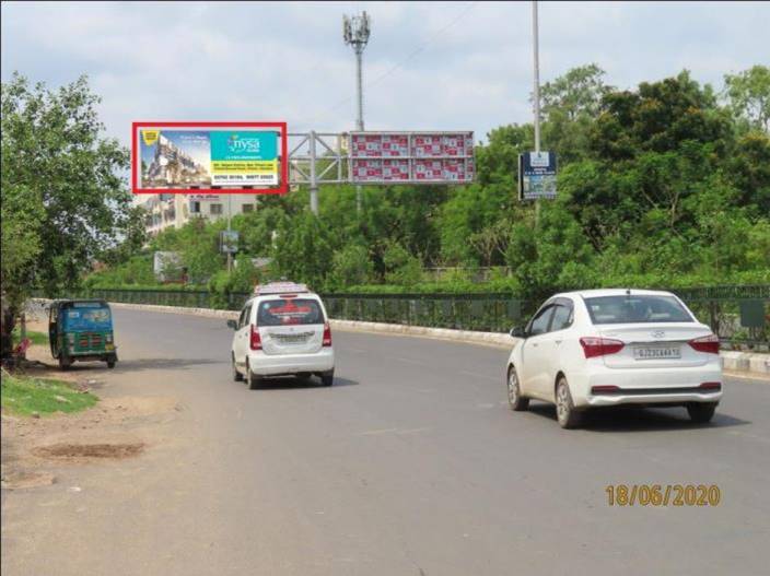 Cantilever Unipole - Susen Circle to Maneja Crossing, Vadodara, Gujarat Cantilever Unipole - Susen Circle to Maneja Crossing, Vadodara, Gujarat