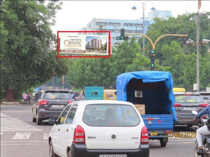 Cantilever Unipole - Dandia Bazar char ratsa to Kothi char rasta, Vadodara, Gujarat Cantilever Unipole - Dandia Bazar char ratsa to Kothi char rasta, Vadodara, Gujarat