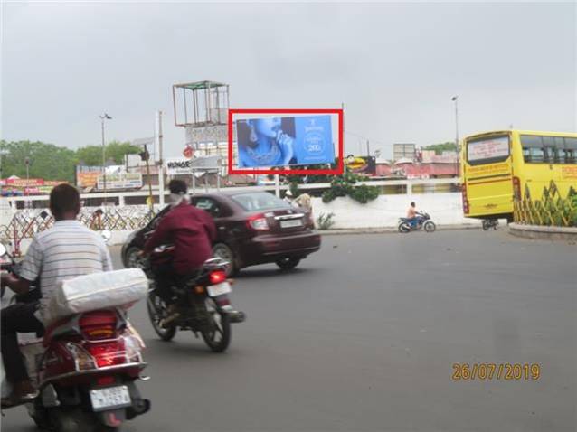 Unipole - Karelibaug to L&T Circle, Vadodara, Gujarat Unipole - Karelibaug to L&T Circle, Vadodara, Gujarat