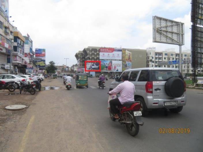 Unipole - Jeevan Bharti School to L&T Circle, Vadodara, Gujarat Unipole - Jeevan Bharti School to L&T Circle, Vadodara, Gujarat