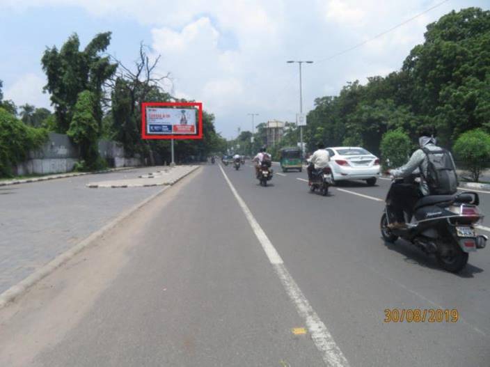Unipole - Kalaghoda to Fatehgunj, Vadodara, Gujarat Unipole - Kalaghoda to Fatehgunj, Vadodara, Gujarat