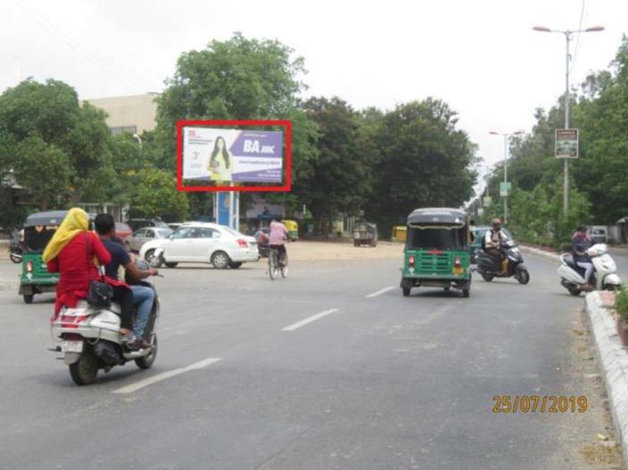 Unipole - Race Course circle to Genda Circle, Vadodara, Gujarat Unipole - Race Course circle to Genda Circle, Vadodara, Gujarat