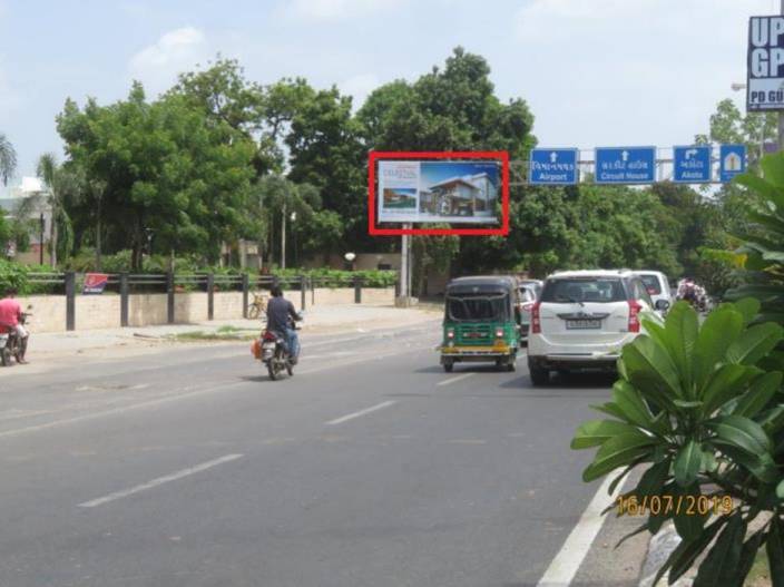 Unipole - Dandia Bazaar to Cow Circle, Vadodara, Gujarat Unipole - Dandia Bazaar to Cow Circle, Vadodara, Gujarat