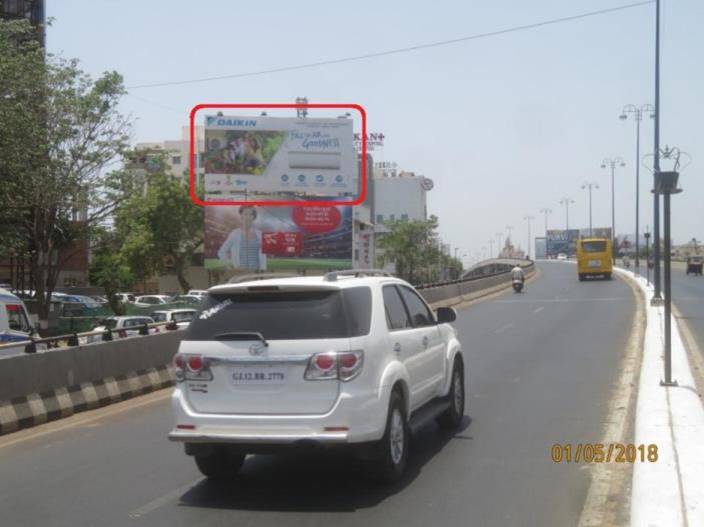 Billboard - Airport Circle to Amitnagar, Vadodara, Gujarat Billboard - Airport Circle to Amitnagar, Vadodara, Gujarat