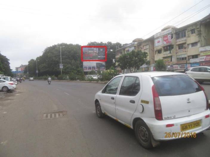 Billboard - Akota to Dandia Bazar, Vadodara, Gujarat Billboard - Akota to Dandia Bazar, Vadodara, Gujarat