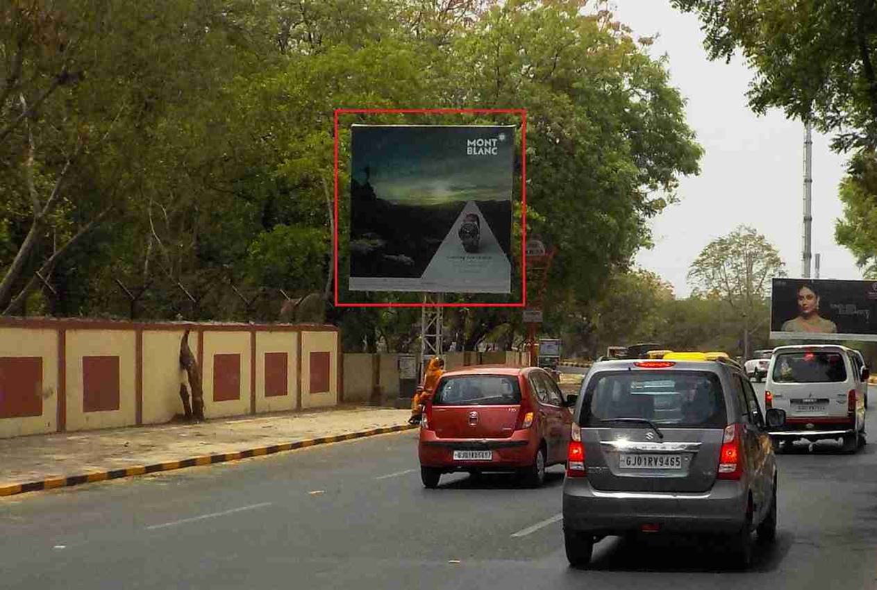 Unipole - Airport Road, Ahmedabad, Gujarat Unipole - Airport Road, Ahmedabad, Gujarat