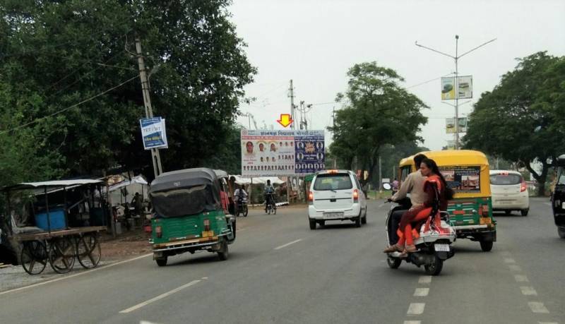 Billboard - Janta Cross Road, Anand, Gujarat Billboard - Janta Cross Road, Anand, Gujarat