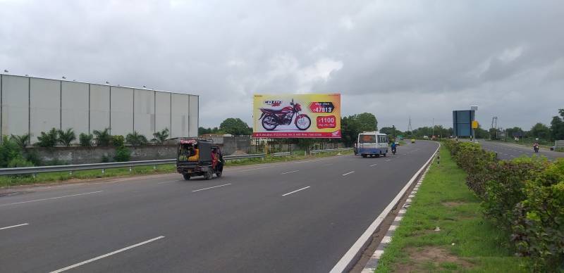 Billboard - National Highway No. 8, Kheda, Gujarat Billboard - National Highway No. 8, Kheda, Gujarat