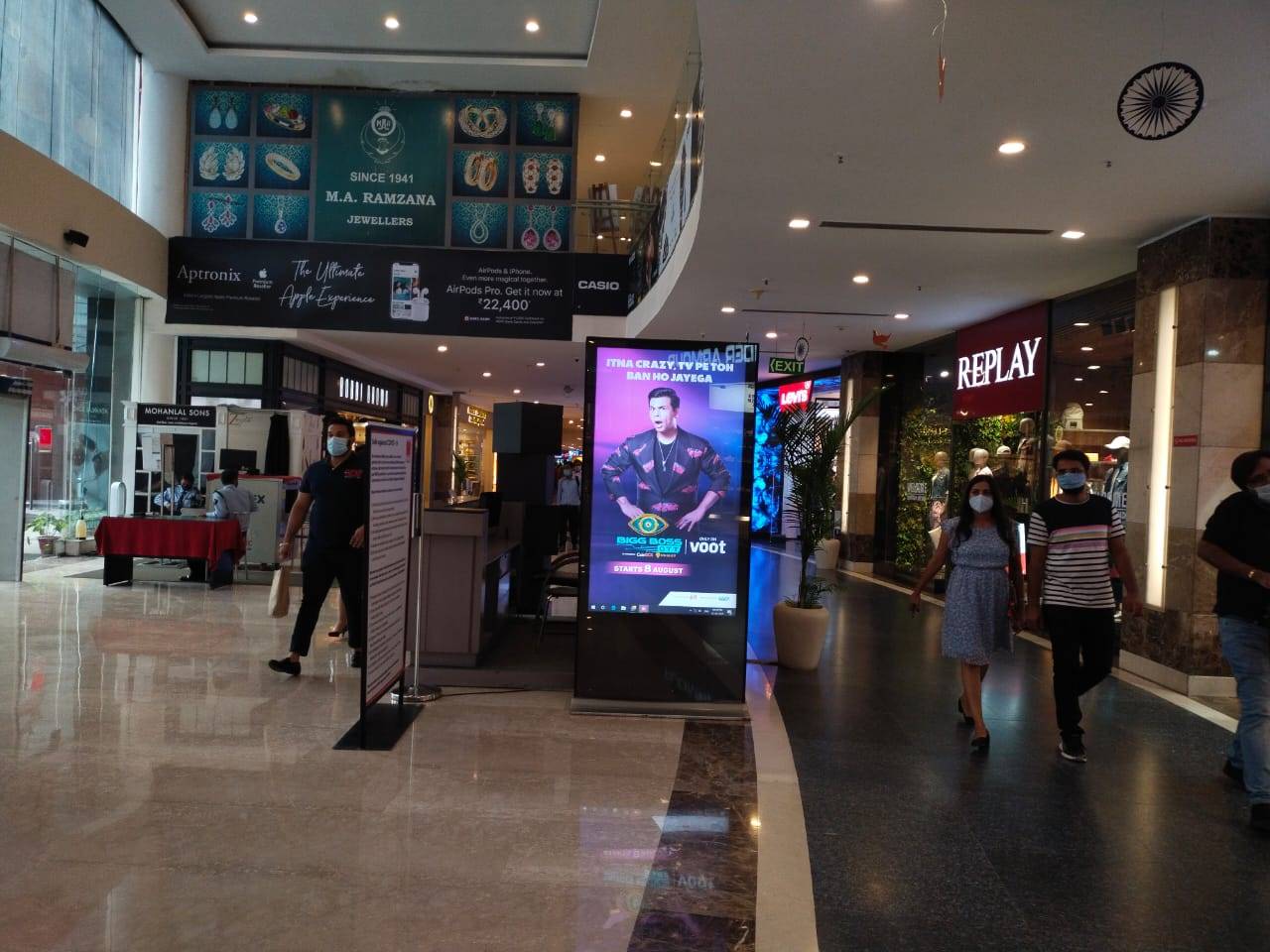 LED -FSU Screen near THE BODY SHOP/REPLAY, Gurgaon, Haryana LED -FSU Screen near THE BODY SHOP/REPLAY, Gurgaon, Haryana