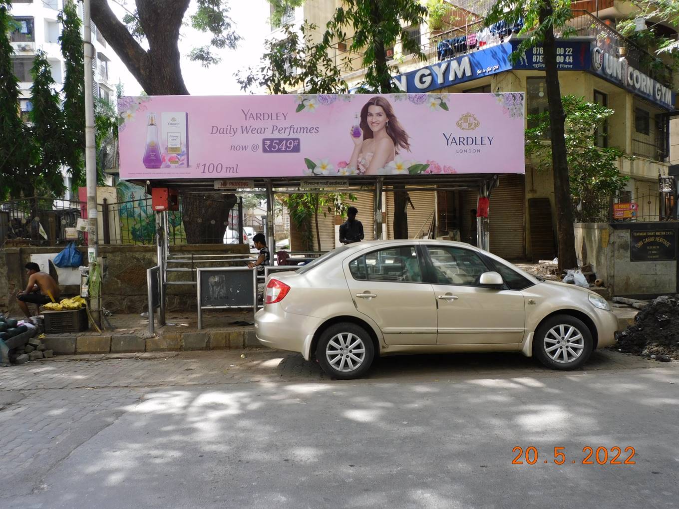 Bus Queue Shelter - LTT Road - Nr. Amar Mahal, Sahakar Cinema, Chembur, Mumbai, Maharashtra Bus Queue Shelter - LTT Road - Nr. Amar Mahal, Sahakar Cinema, Chembur, Mumbai, Maharashtra